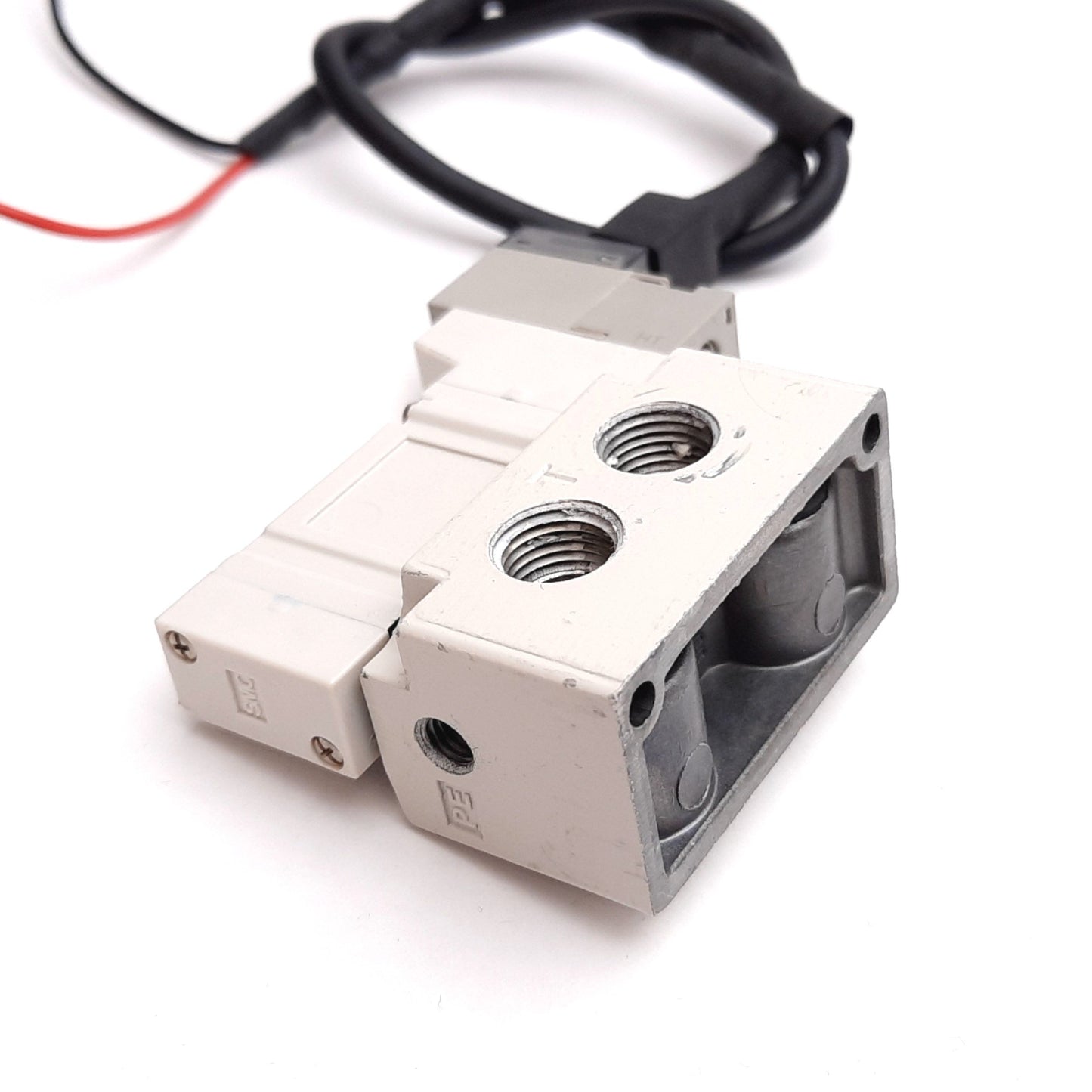 Used SMC SY3140-5LOZ-01T Solenoid Valve, 2-Position 5-Port, 24VDC, 0.7MPa, 1/8" NPT