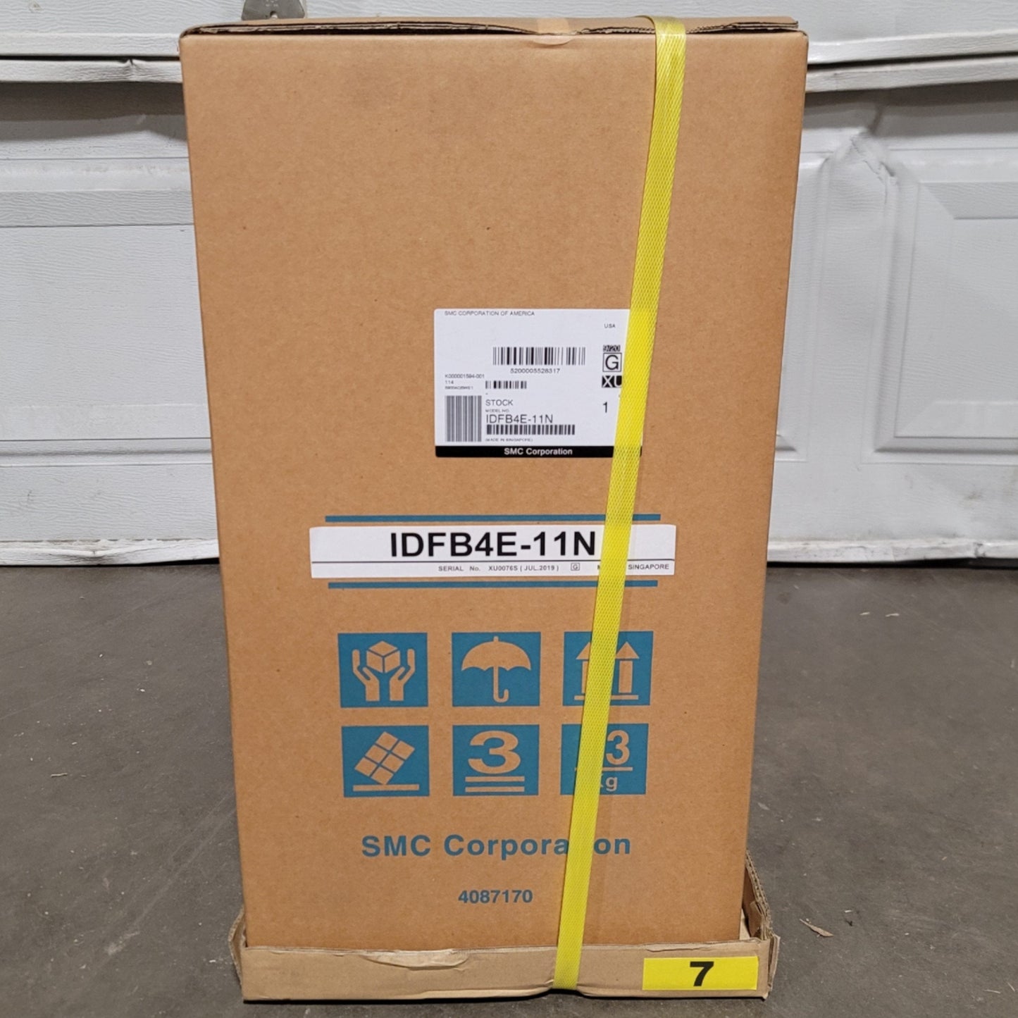 New SMC IDFB4E-11N Refrigerated Air Dryer 17CFM, 22-150psi, 1/2"NPT, 115VAC 3.0A