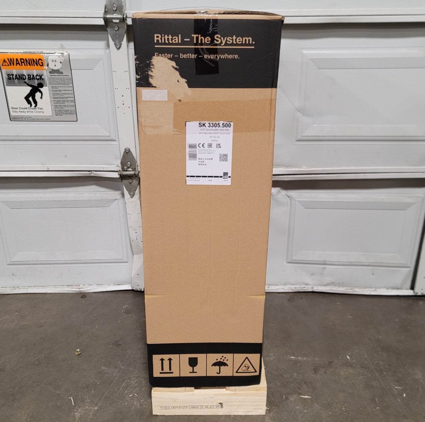 New Rittal SK 3305.500 TopTherm Wall Mounted Cooling Unit, 6005BTU/hr, 230VAC 1-Ph