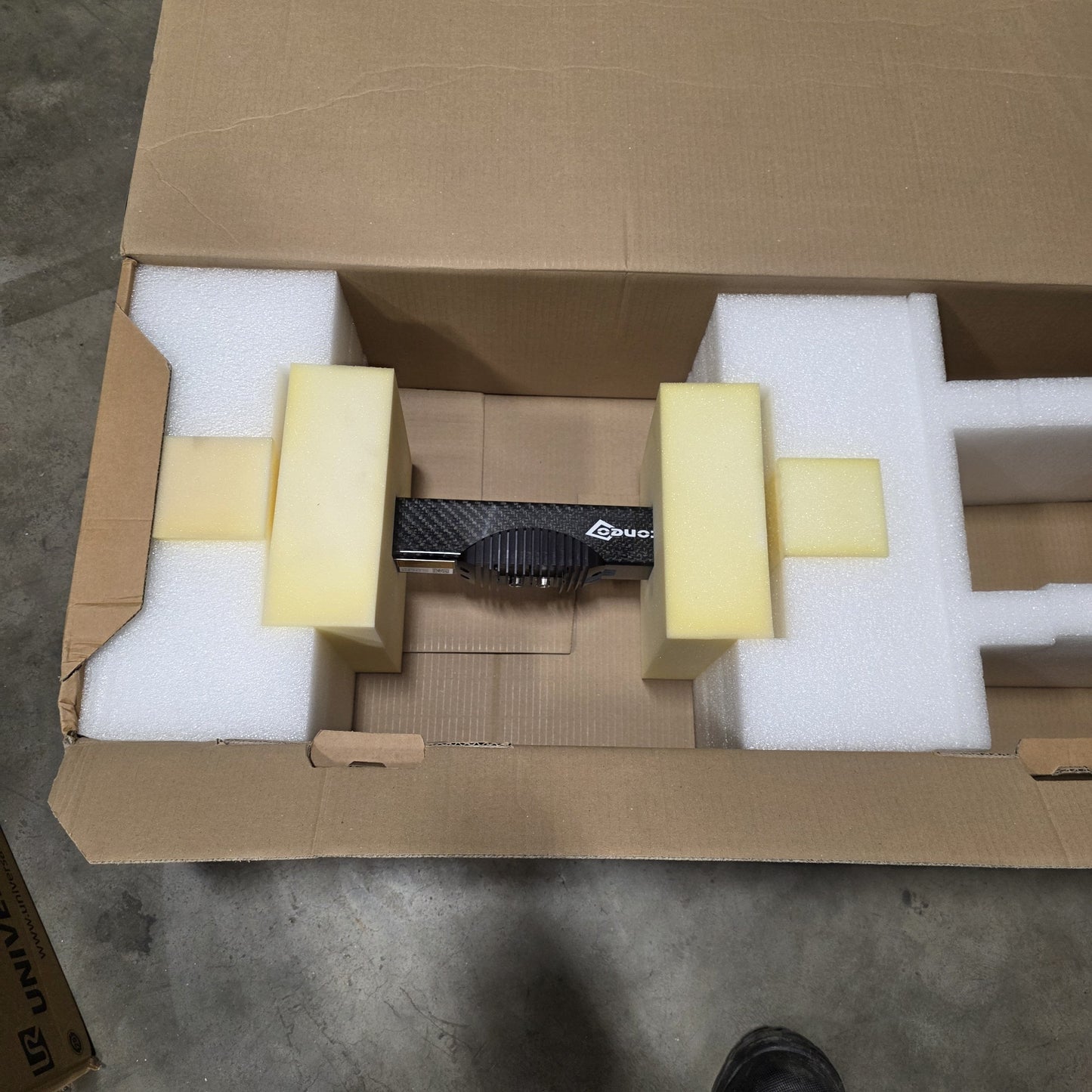 New Universal Robots 109901 ActiNav Bin Picking System Motion Module And 3D Sensor