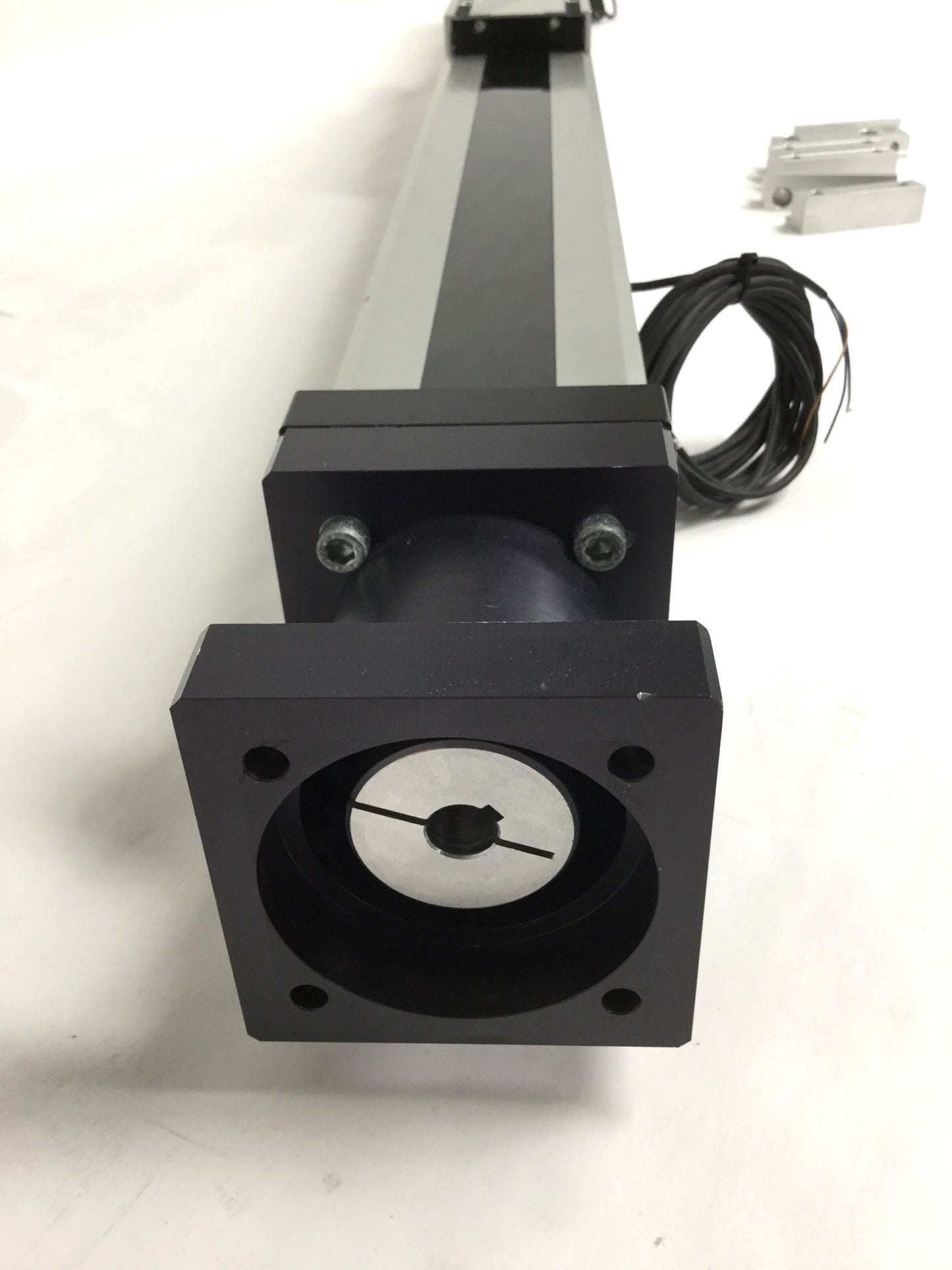 Used SNR AXC80SG2005-B-800 Linear Axis Ball Screw Actuator Positioner 800mm Travel