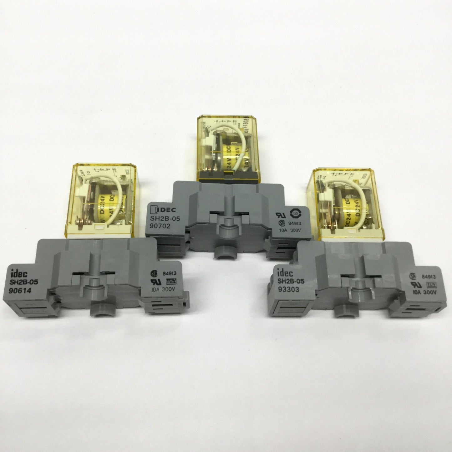 Used Lot of 3 Idec RH2B-U Ice Cube Control Relay 24VDC Coil, DPDT 10A 240VAC w/Socket