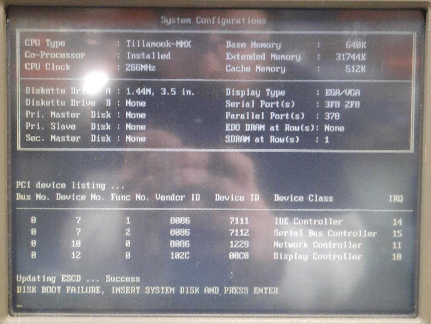 Used Advantech AWS-8100T-T Touch Panel PC 10.4" Intel MMX 266MHz 120-240VAC *No HDD*