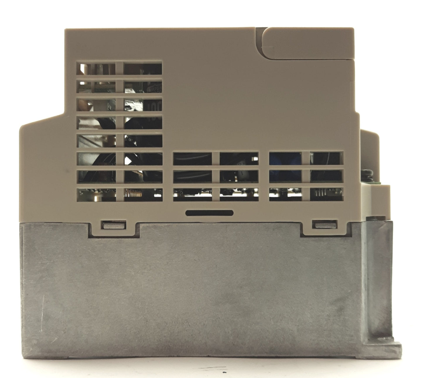 Used  Magnetek GPD205-A0P7 3-Phase AC Drive Out: 0-230VAC 0-400Hz 3A In: 200-230VAC