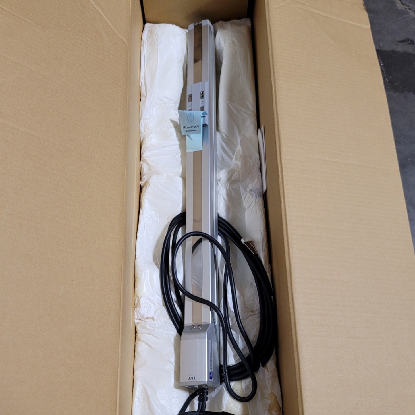 New IAI RCP2-SA6C-I-42P-20-600-P3-M ROBO Cylinder Linear Actuator, 600mm Stroke