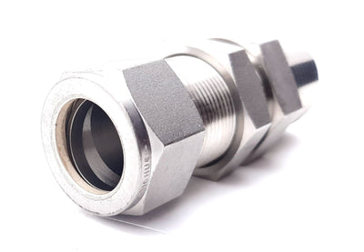 New Swagelok SS-1210-11-12 Tube Fitting Bulkhead Male Connector 3/4" OD, 3/4" NPT