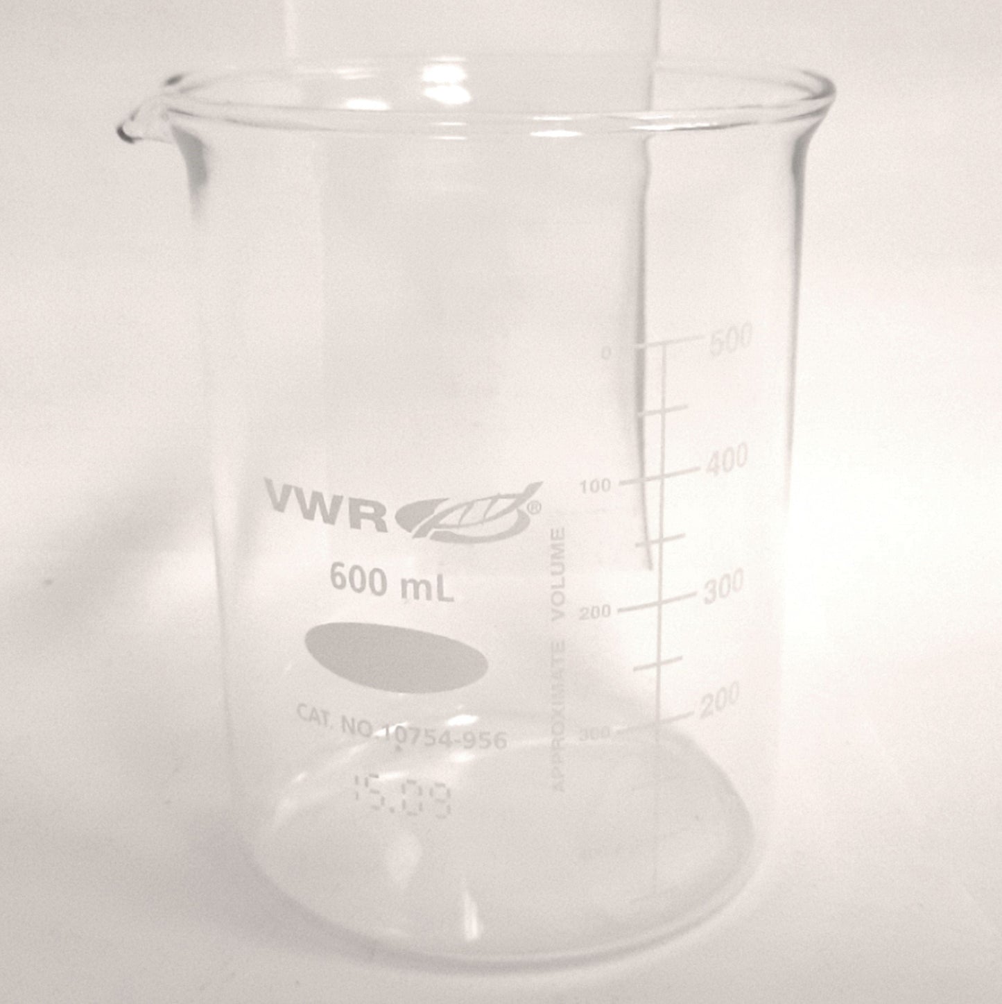 New Lot of 6 VWR 10754-956 Low Form Glass Beakers, 20oz/600ml, 50-500ml Graduation