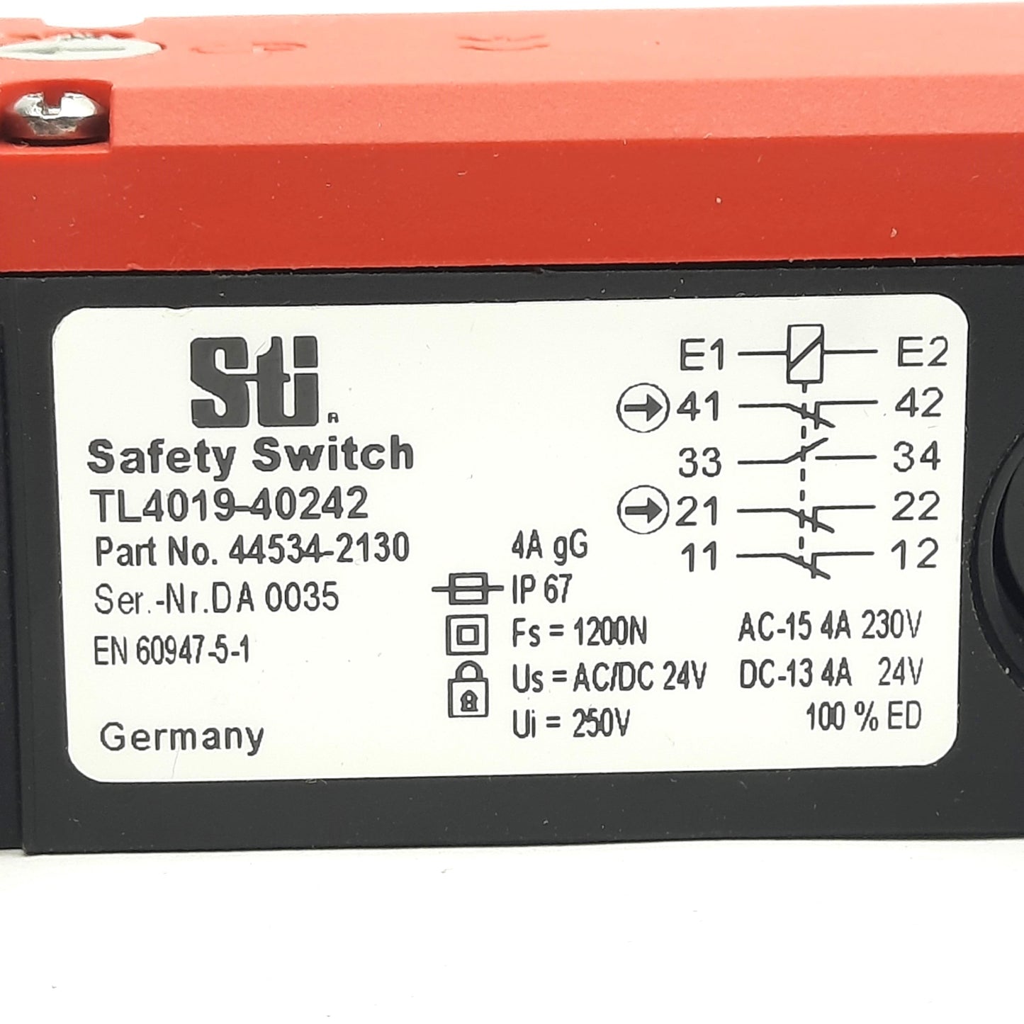 Used Omron STI 44534-2130 TL4019 Safety Interlock Switch 24VAC/DC Supply, No Key