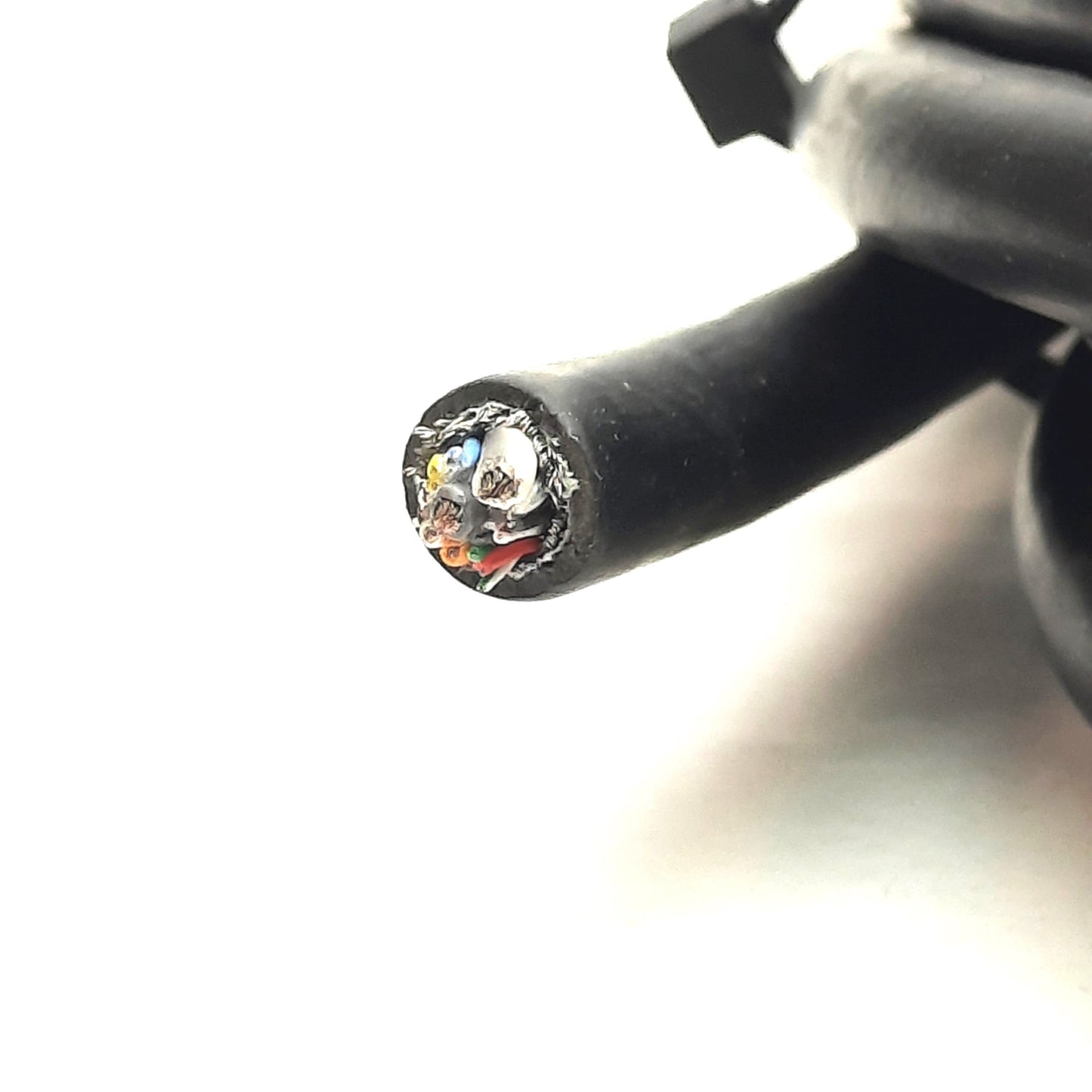 Used Allen Bradley 2090-XXNFMF-S09 Motor Feedback Cable, 17-Pin to Flying Leads, 5m