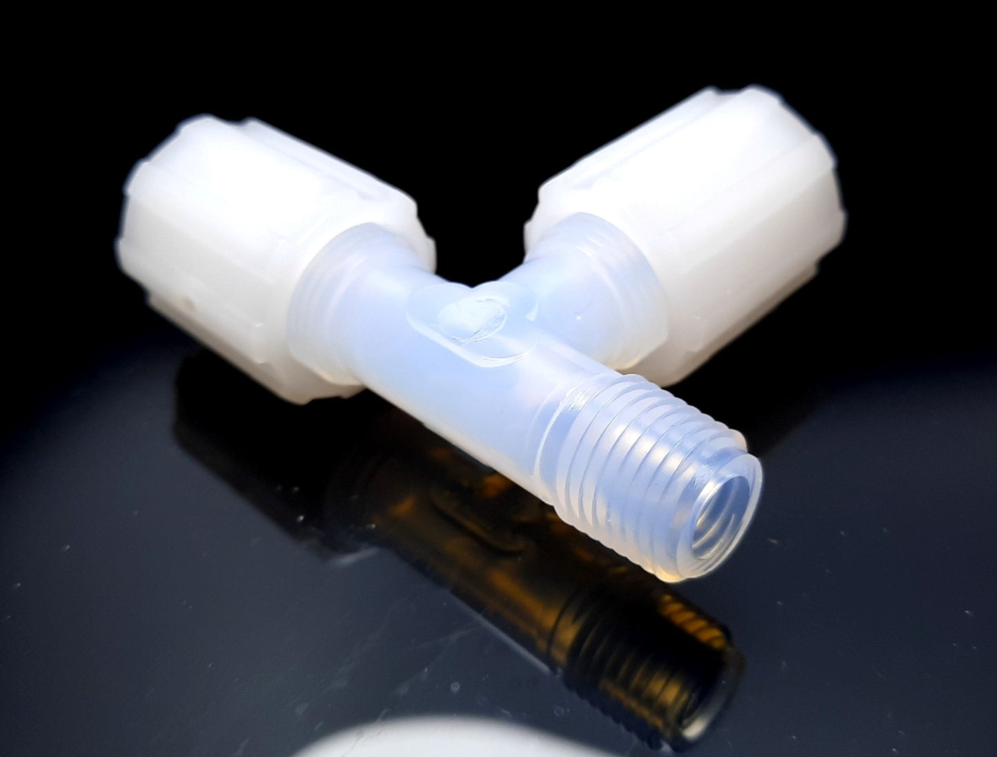 New – Open box Parker FAMT-646 Tube Fitting Male Tee 3/8 Tube 3/8 Tube 1/4" NPT Male