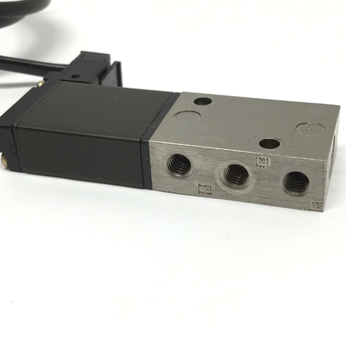 Used Mac 44C-AAA-GDFA-1KA Solenoid Valve, 5-Port 2-Position, 24VDC, 120psi, #10-32