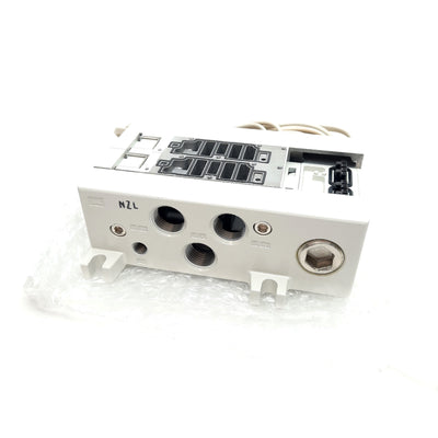 New SMC VV5Q41-02C0LD2-W Manifold Assembly, 2-Station, Rc1/2 Ports, 1.0MPa, 3m Cable