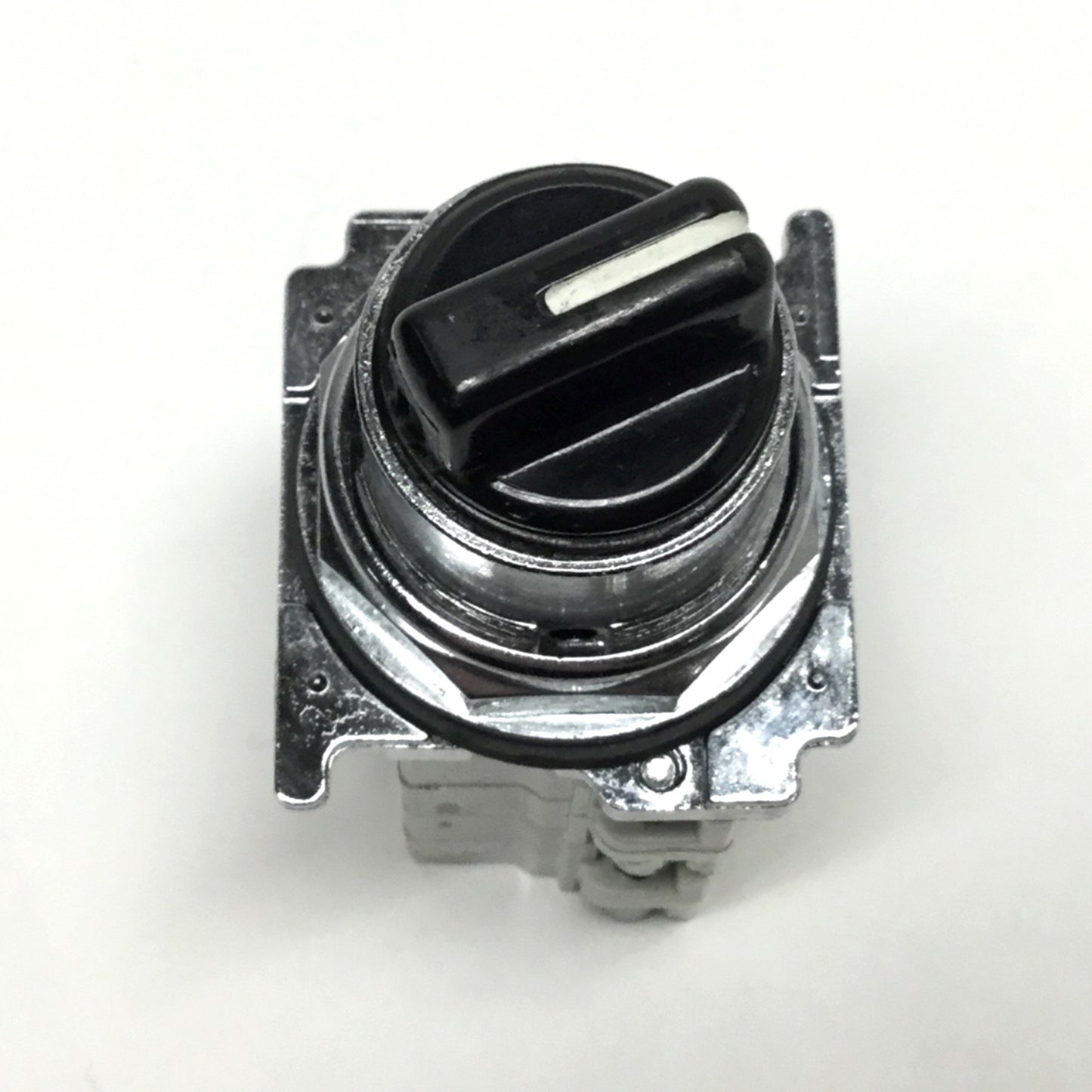 Used Cutler Hammer 10250T22KB 3-Position Selector Switch, 2NO-1NC, Maintained