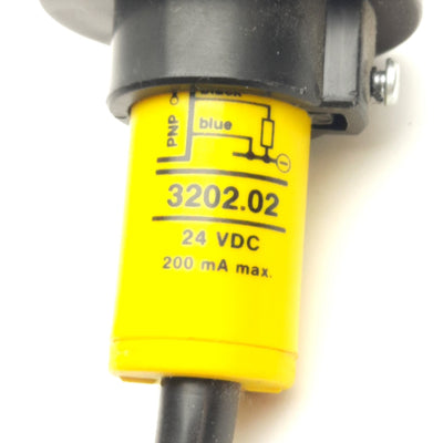 Used Weber 3202.02 Vent Captor Flow Sensor 0.5-20m/s, NC PNP, 24V DC, 1 Bar Max