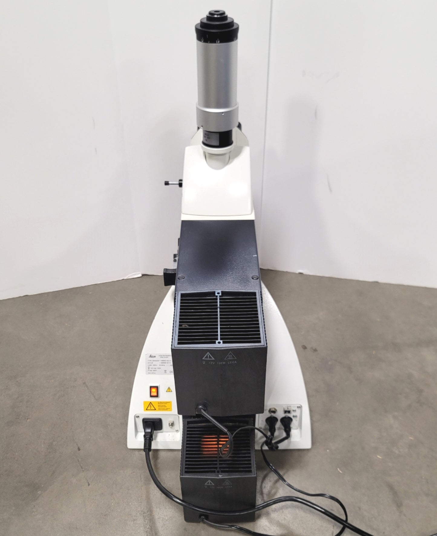 Used Leica DM4000M Digital Microscope With Motorized Z Axis 90-250VAC *No Eyepieces*