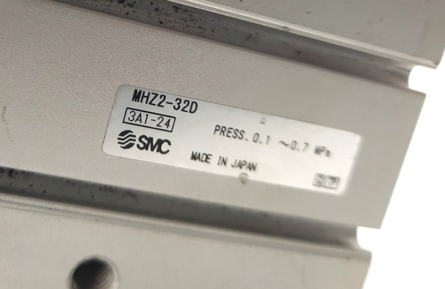 Used SMC MHZ2-32D Parallel Style Air Gripper Double Action 32mm Bore 193N, 26mm, 48mm