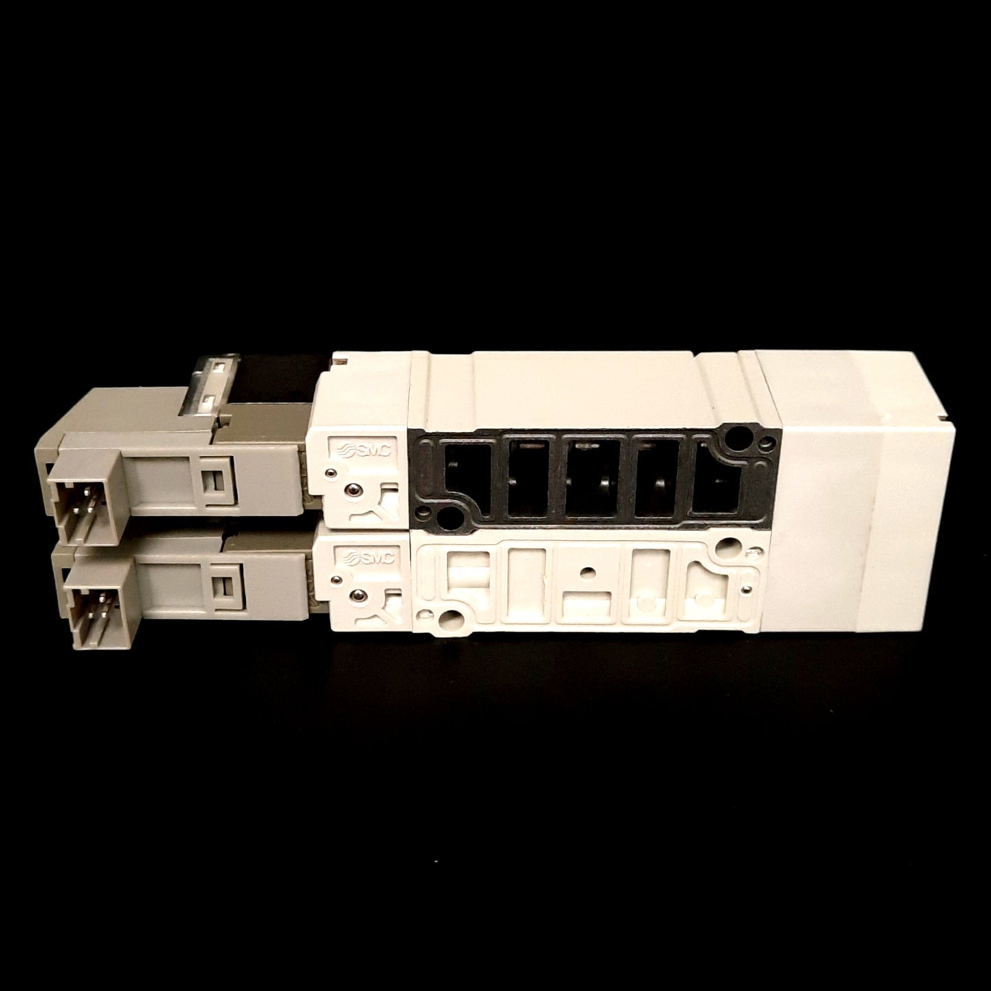 New SMC SY5445-5FU Solenoid Valve, 3-Position Center Exhaust, 0.7MPa, 24VDC Coil