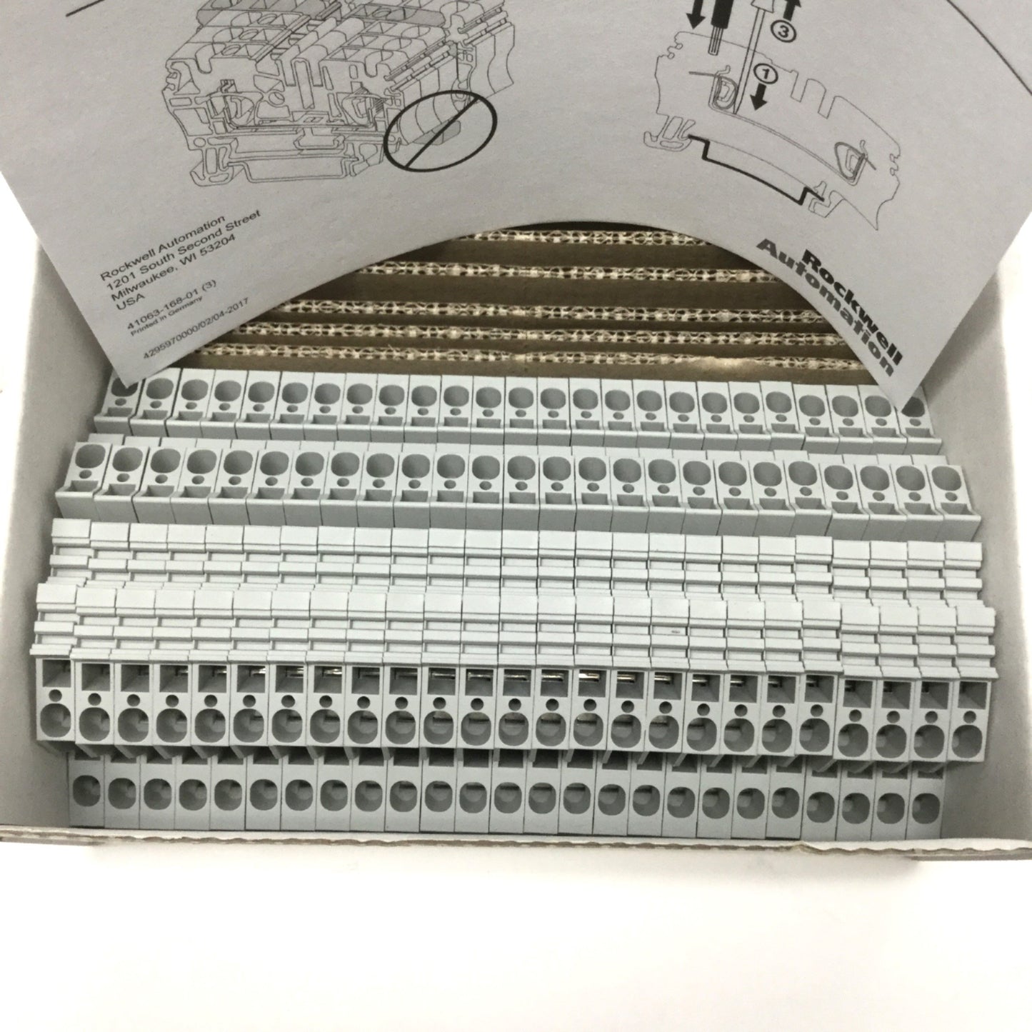 New Lot of 25 Allen-Bradley 1492-LD3 2-Circuit Spring Clamp Terminal Block, 600V 20A