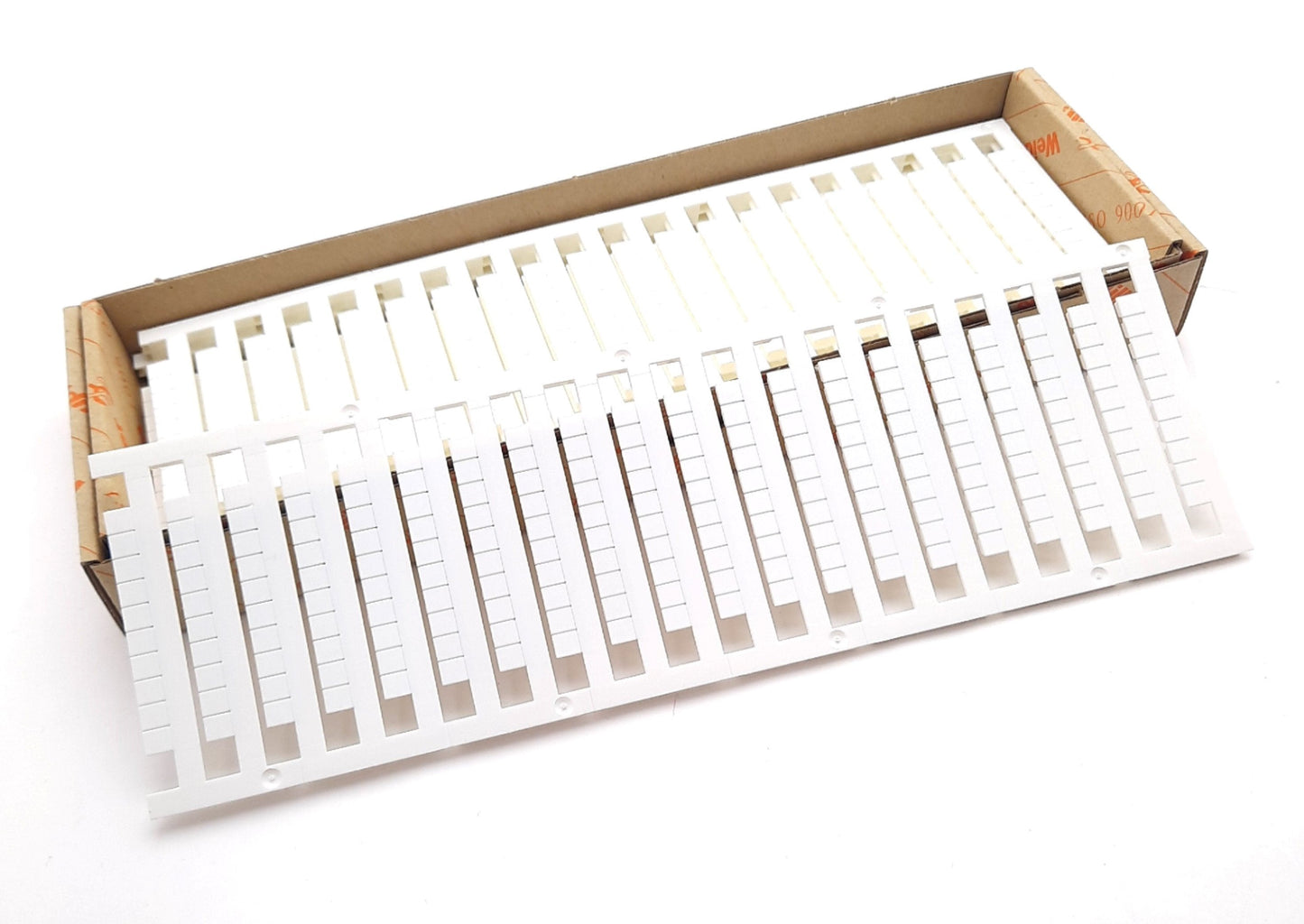 New Weidmuller 1609801044 1000 Terminal Markers, Wire Labels & Markers 5 x 5mm