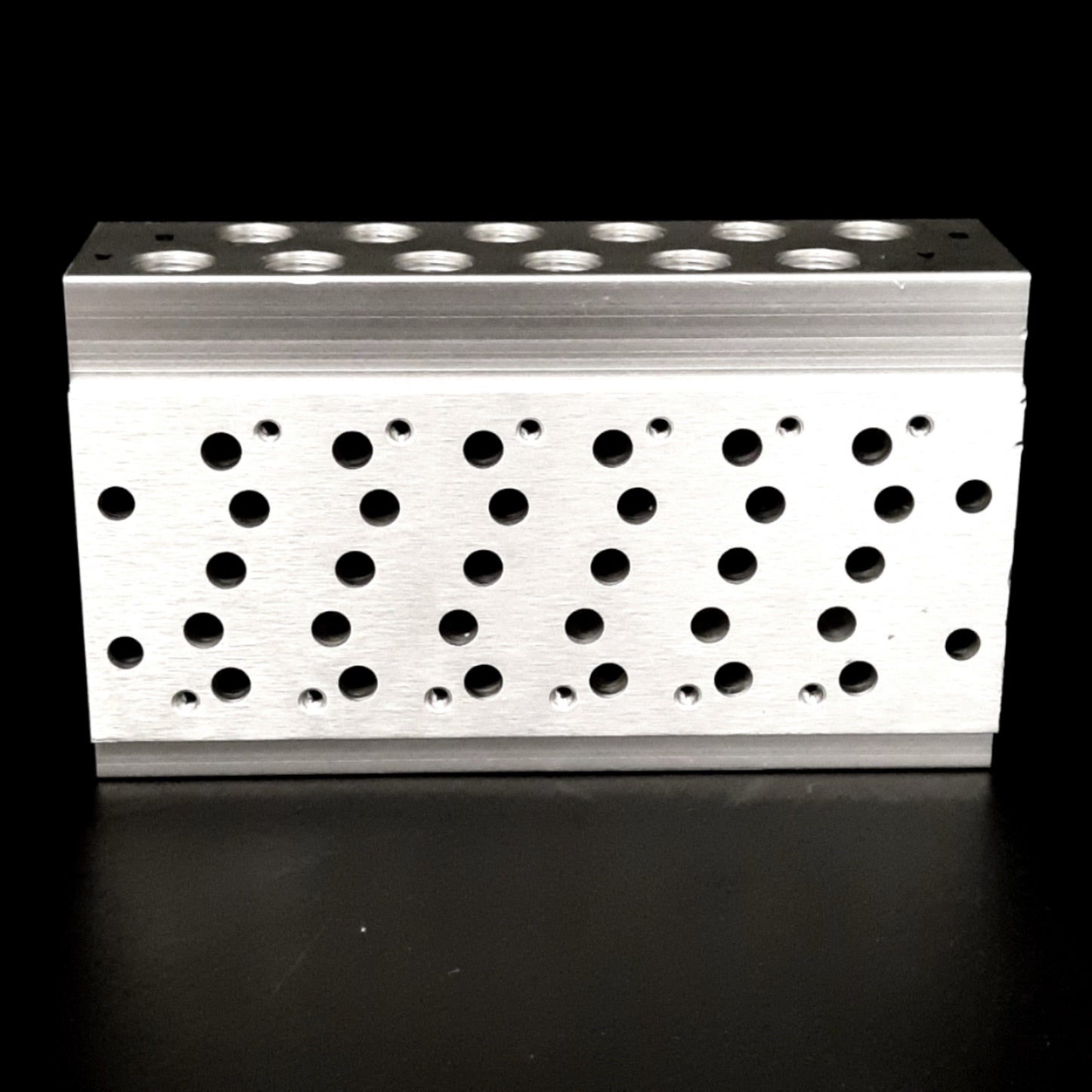 Used SMC SS5Y5-41-06-01N Bar Stock Manifold For SY5000, 6 Valve Stations, 1/8in NPT