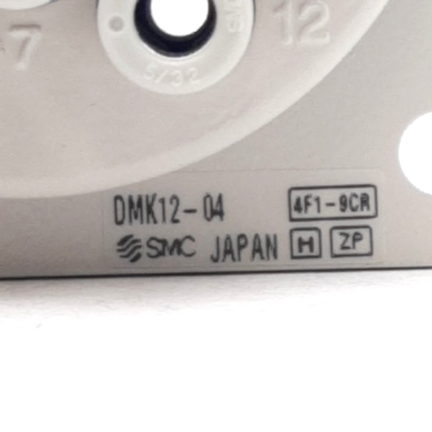 Used SMC DMK12-04 Pneumatic Multi-Connector, ø4mm One-Touch Fittings, 1.0MPa