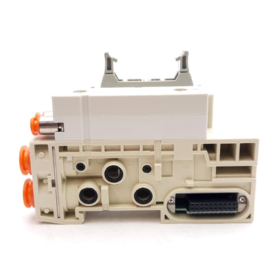 New SMC SV1000-51D1-35AR-N9 D-Side End Block, ø5/16in One-Touch, 20-Pin Ribbon Cable