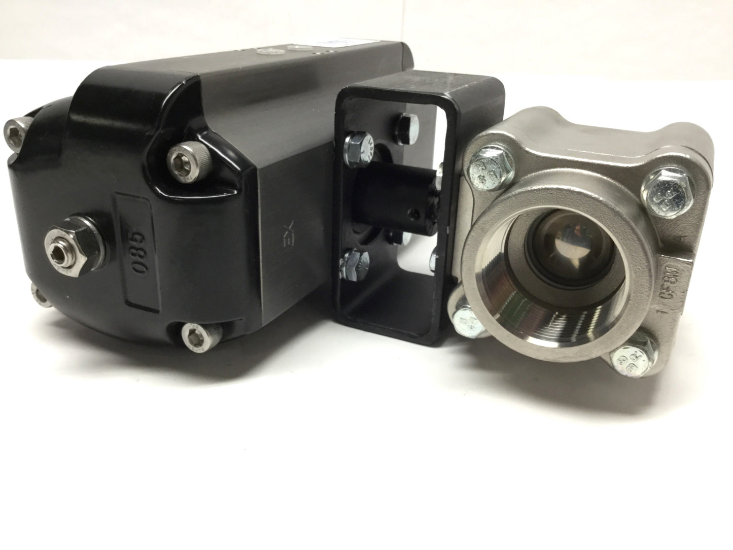 New – Open box Automax Flowserve B085S10 Rack and Pinion Rotary Actuator 90° w/1-1/2" NPT Valve