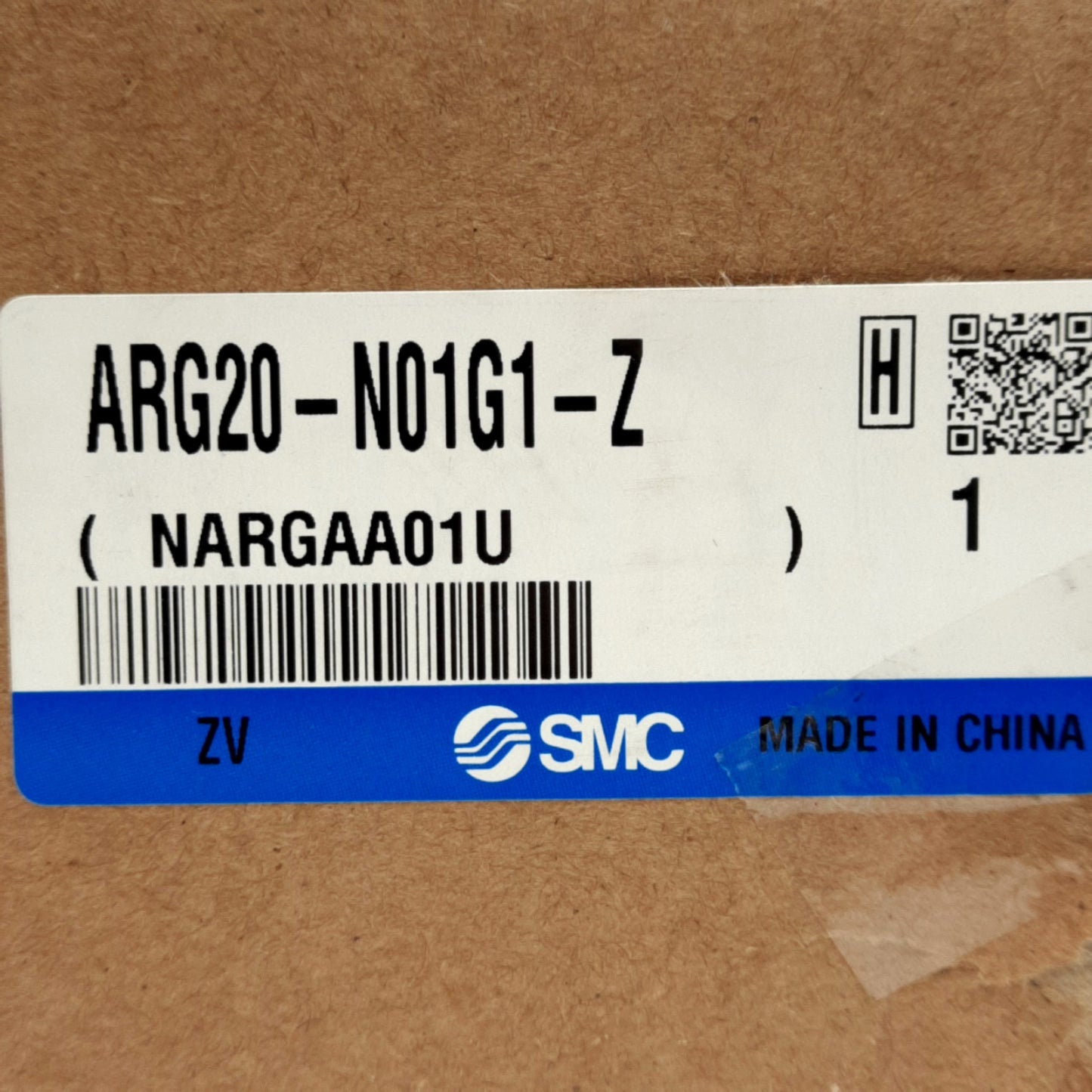 New – Open box SMC AR20-N01G1-Z Pneumatic Regulator w/ Gauge, 7-125psi, 1/8in NPT Ports