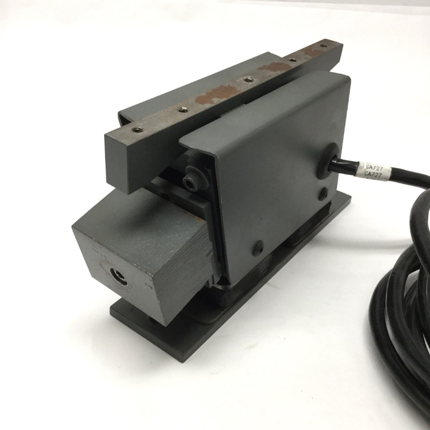 Used Service Engineering Inline Vibratory Feeder Module 115VAC 60Hz, Size RM7, 7" L