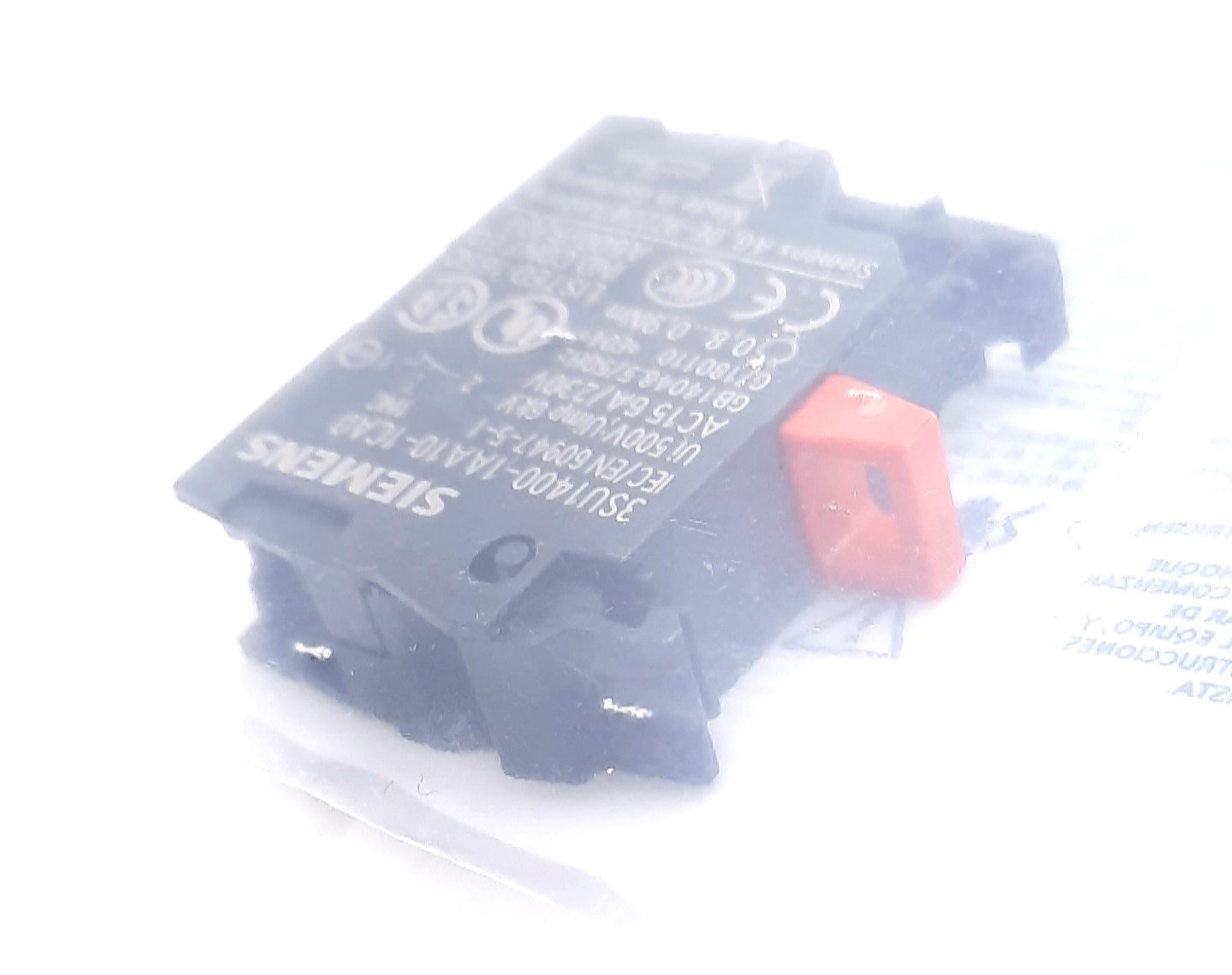 New Lot of 2 Siemens 3SU1400-1AA10-1CA0 Contact Block, SPST-NC, Screw Terminal 10A