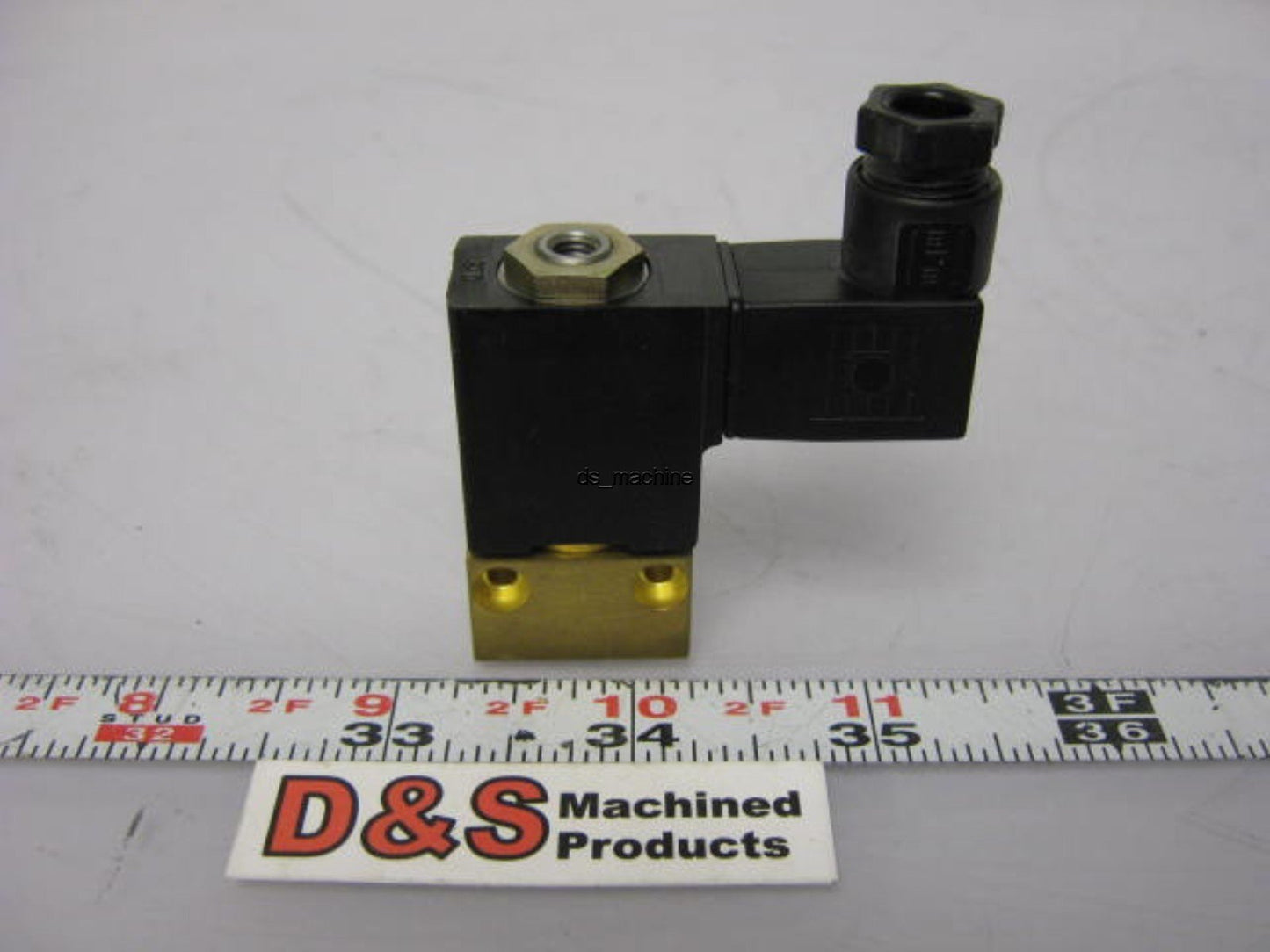 Used Lot of 5 Kuhnke 64.001 24VDC Solenoid Valves 0 to 8 bar 0 to 116 PSI