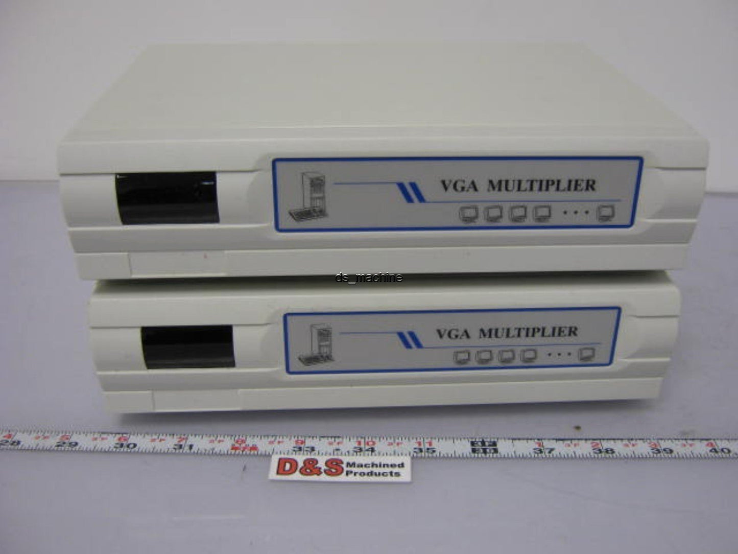 Used Lot of 2 VGA Multiplier 1 Input, 2 Output 9VDC *NO POWER ADAPTER!*