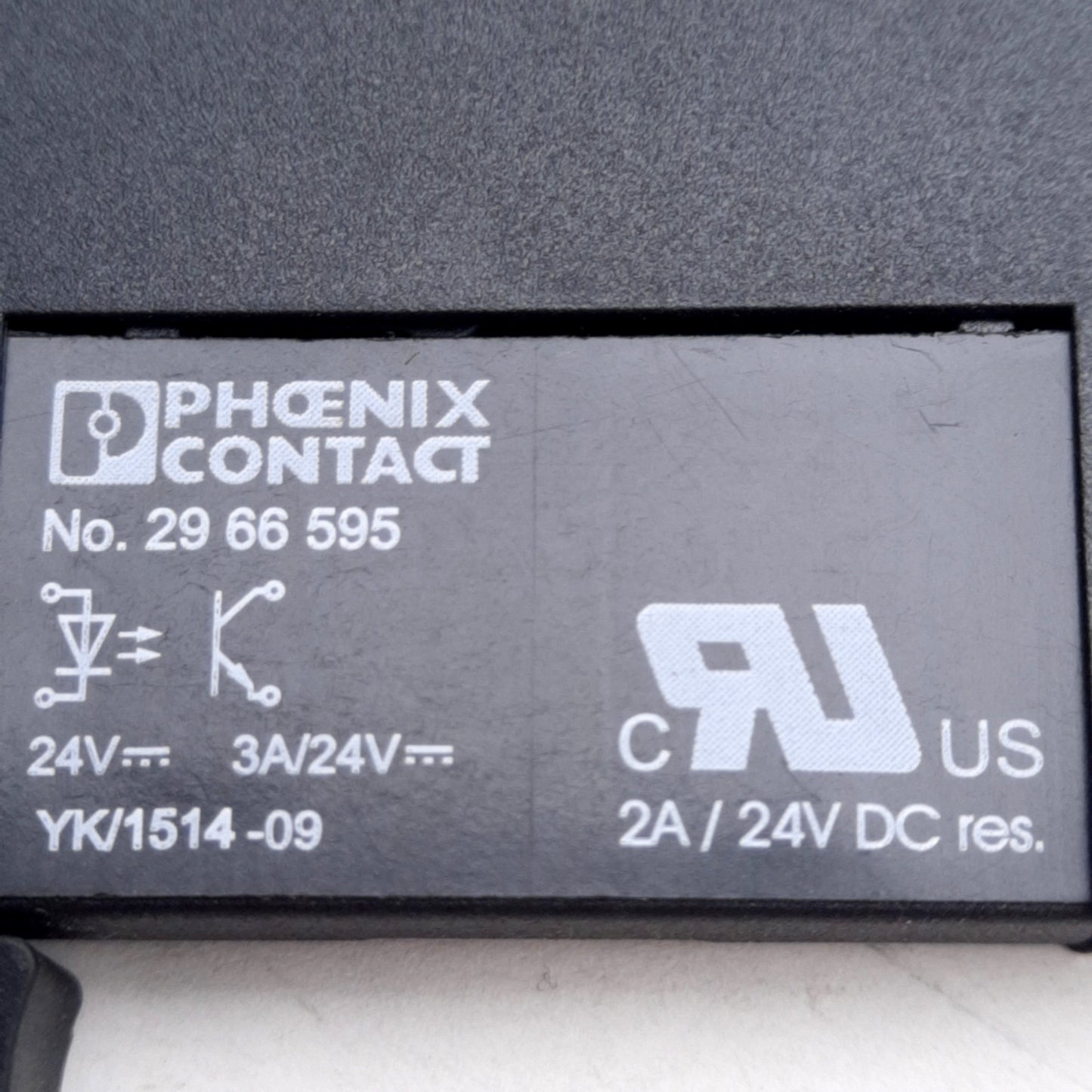 New – Open box Lot of 2 Eaton XRU1S24 OptoCoupler Terminal Block Socket w/ Relay, 2A 24VDC