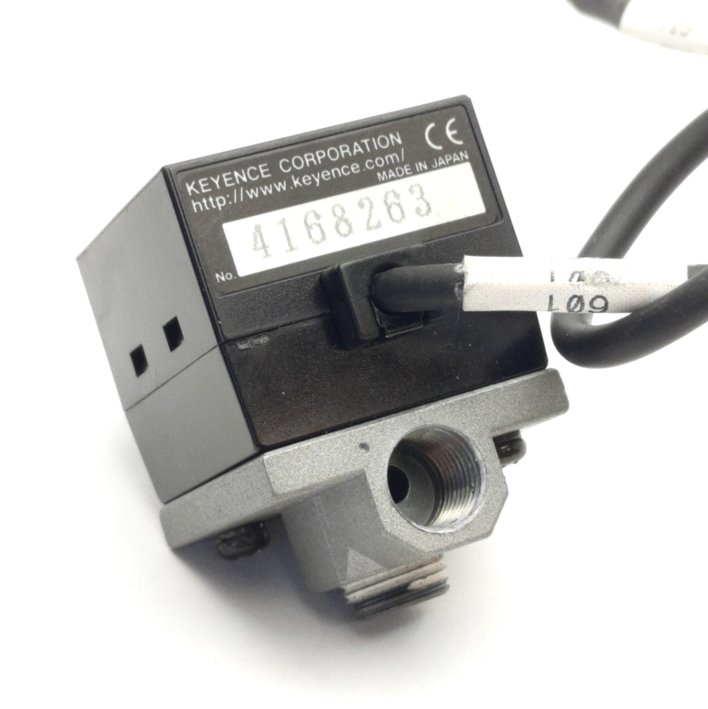 Used Keyence AP-31KP Negative Pressure Sensor, PNP Output 1-5V, 0-29.9In/Hg, 12-24VDC