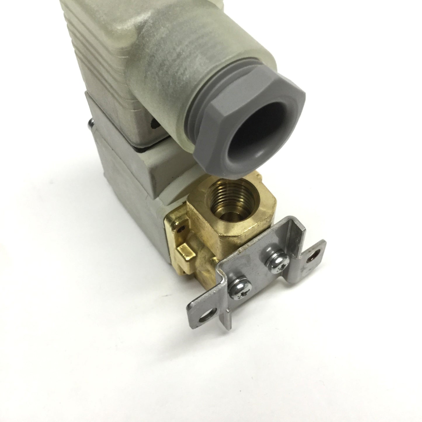 Used SMC VX212EZ2ABXB Solenoid Water Valve, 2-Way NC, 3mm Orifice, 24VDC, 0.6MPa