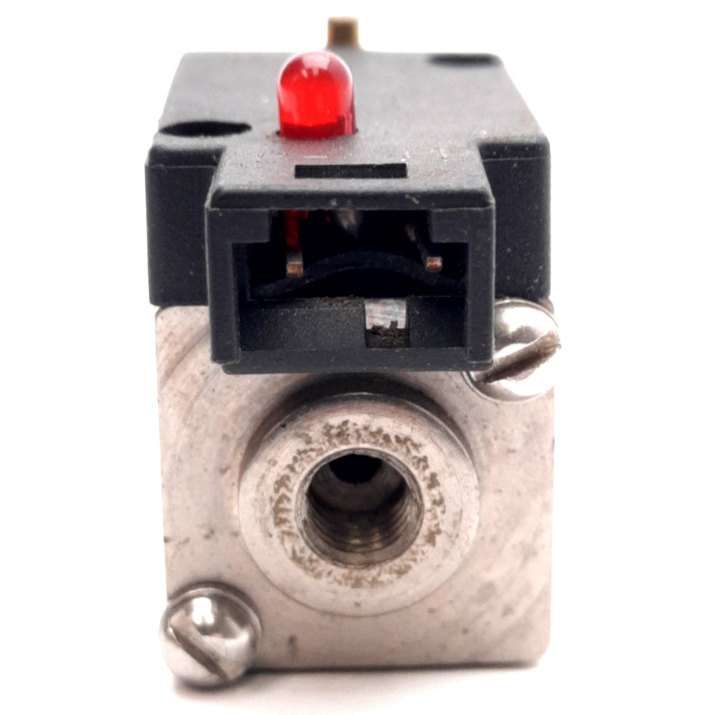Used Lot of 3 Dynamco D123201 Solenoid Valve, 24VDC, ø1.6mm Orifice, 2.5W, 10-32 Port