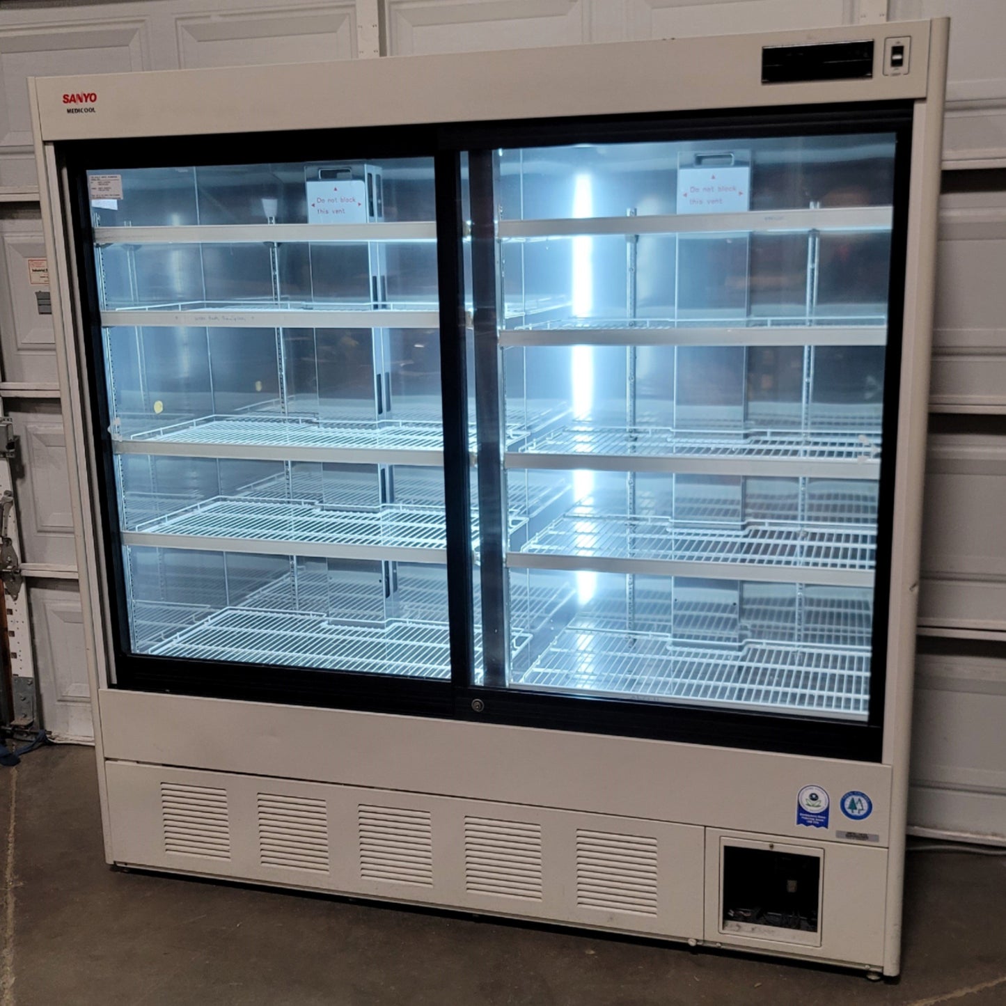 Used Sanyo MPR-1013 Medicool Pharmaceutical Refrigerator 2°C To 14°C 1037L 115V 3.1A