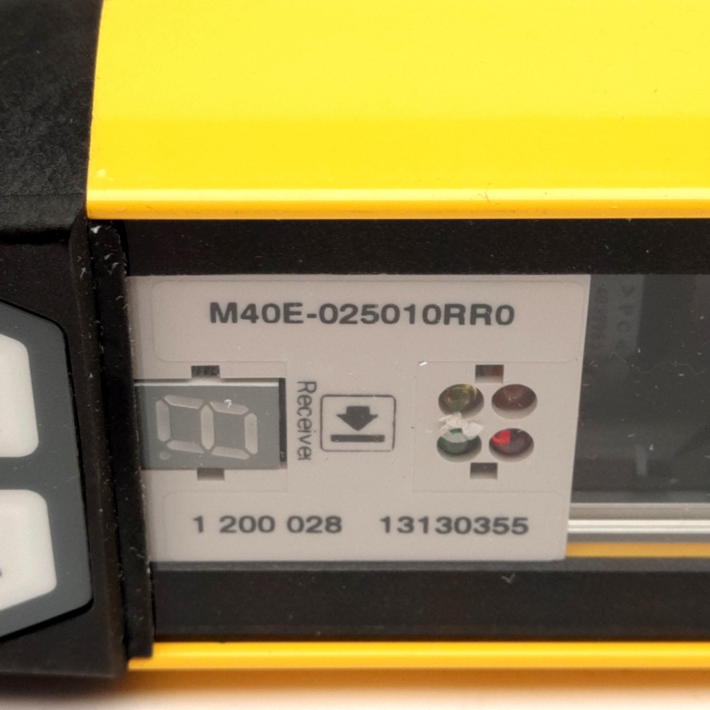 New SICK M40E-025010RR0 Light Curtain Receiver 0.5-70m Range, 2 Beams, 10ms, 24VDC