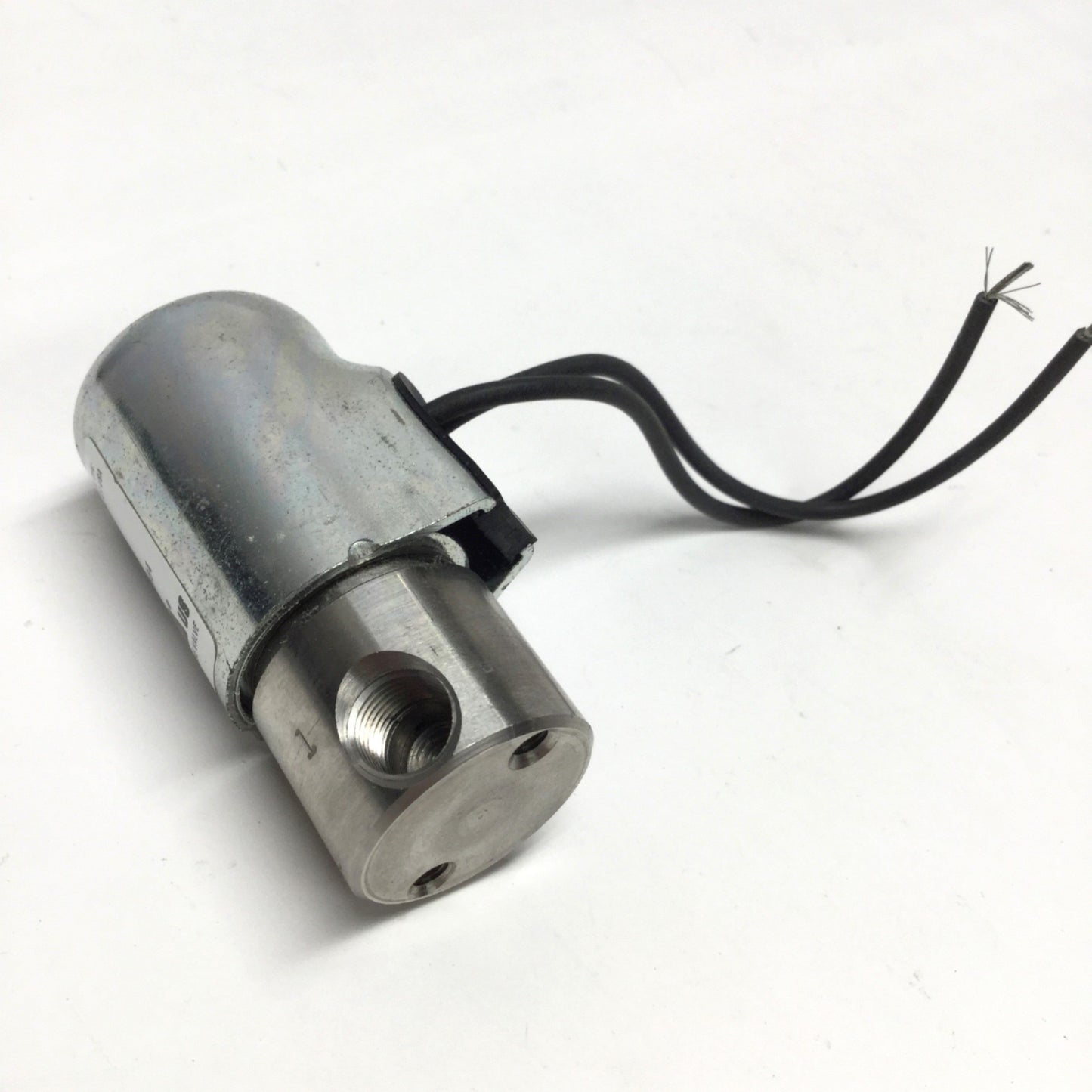 Used Parker 20CC02EV4B2A Solenoid Valve 2-Way NC, 12VDC, 1/8" NPT, 390psi