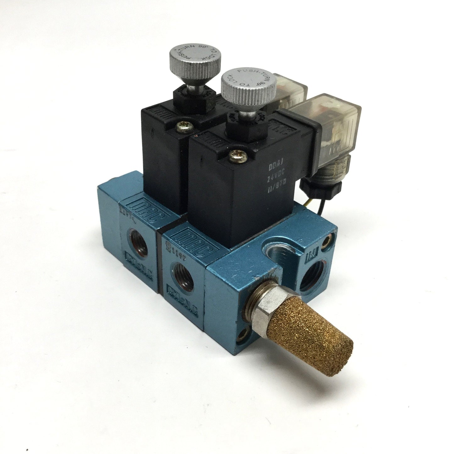 Used Bank of 2 MAC 35A-SAC-DDAJ-4KG Solenoid Valves 2-Position 3-Way NC 24VDC 1/4"NPT