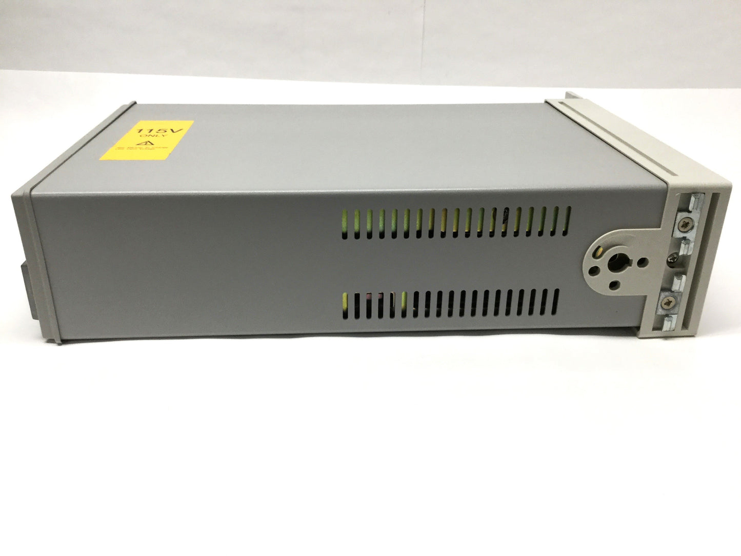 Used Agilent E3640A Adjustable Bench DC Power Supply 0-8V/3A, 0-20V/1.5A, 30W, 115VAC