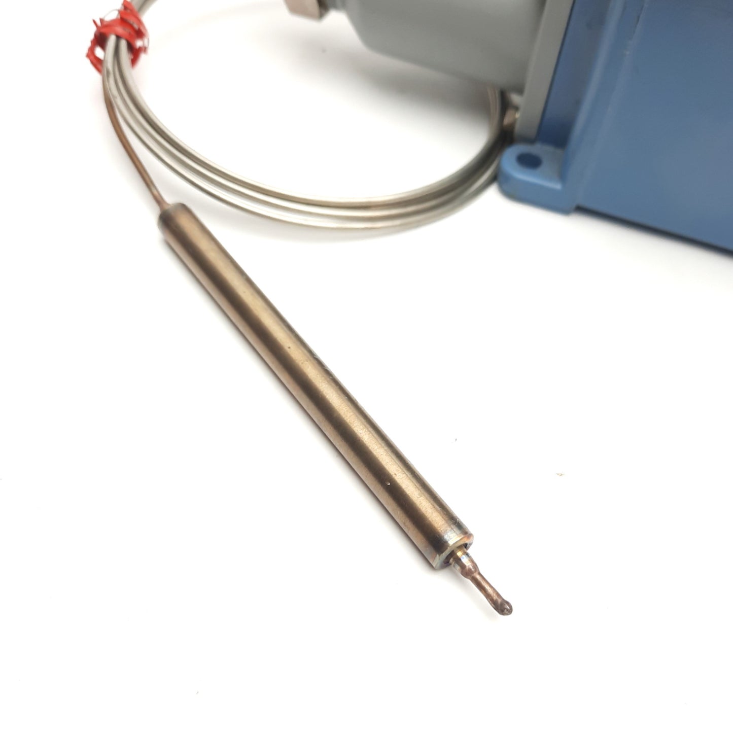 Used United Electric E105M9BB Temperature Switch, 540-1000°F, 15A 480VAC, 1/8" Probe