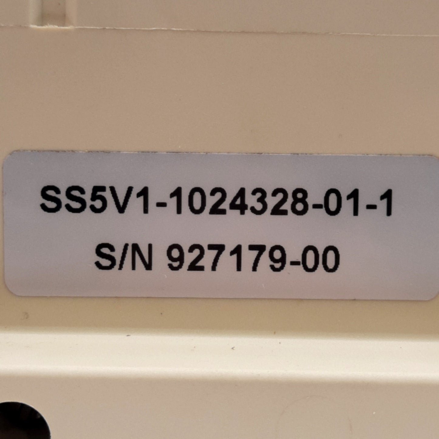 Used SMC SS5V1-10FD1-08B-C4-D Manifold Assembly, ø4mm One-Touch, 0.7MPa, DIN Rail