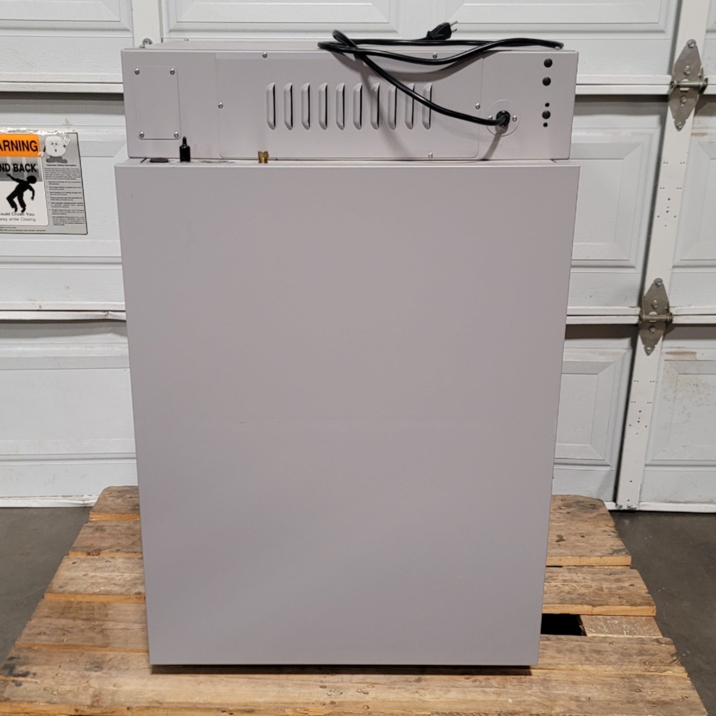 Used VWR Shel Lab 3015 Water Jacketed Incubator 5.5cu.ft., Ambient To 70°C, 120VAC 5A