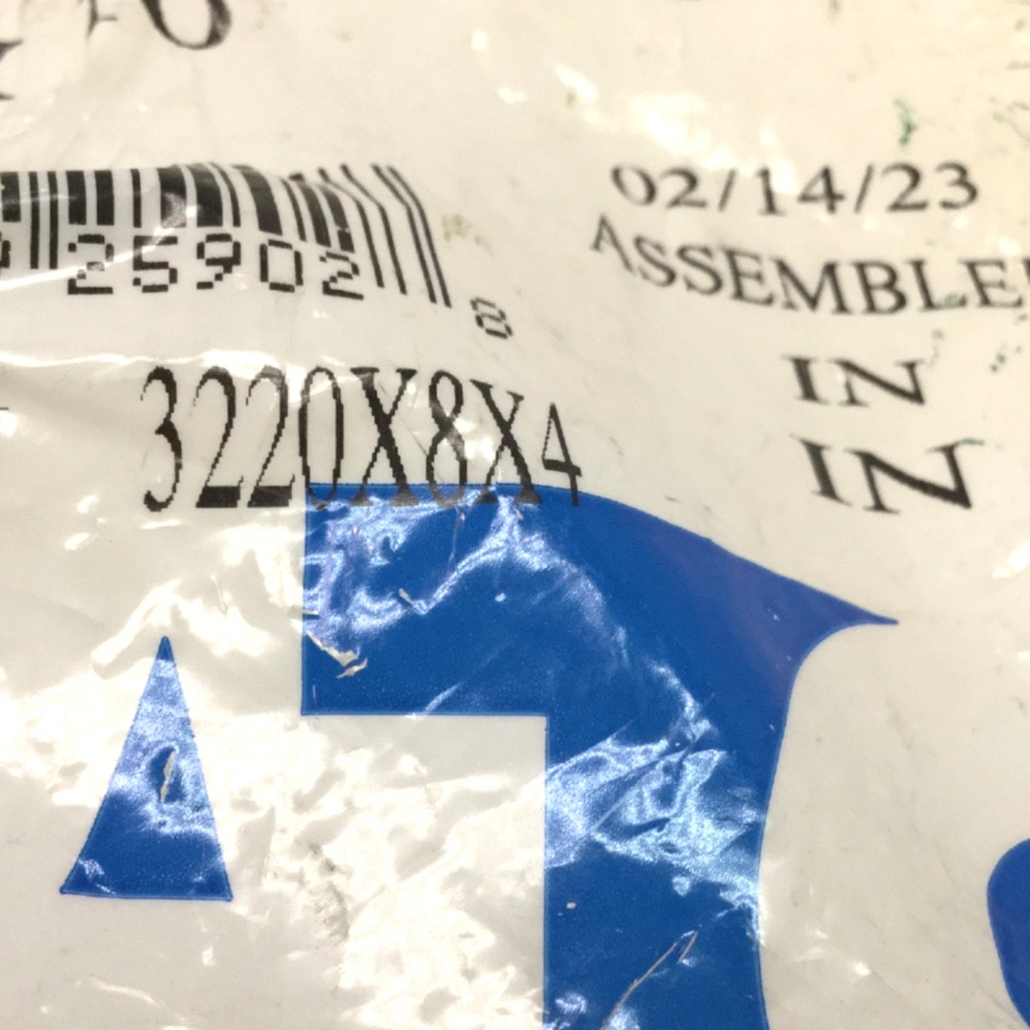 New – Open box Lot of 9 Eaton 3220X8X4 Brass Adapter Fittings 1/2" NPT Male x 1/4" NPT Female