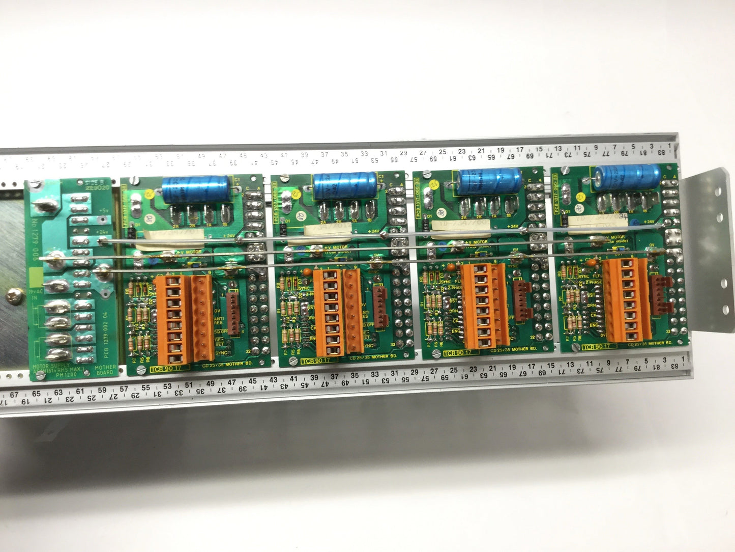 Used Parker RA20 Compumotor Digiplan Motor Control Rack Chassis 4-Slot w/Power Supply