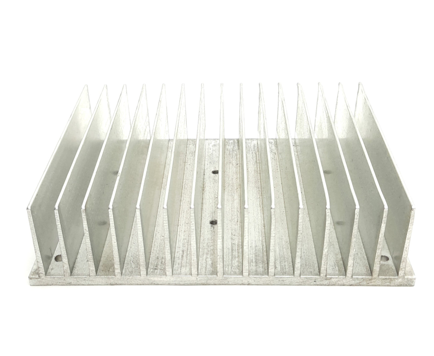 Used Extruded Aluminum Heat Sink, 3 Fins Per Inch, 6.5"L x 5"W x 1.6"H, 8-32 Threads