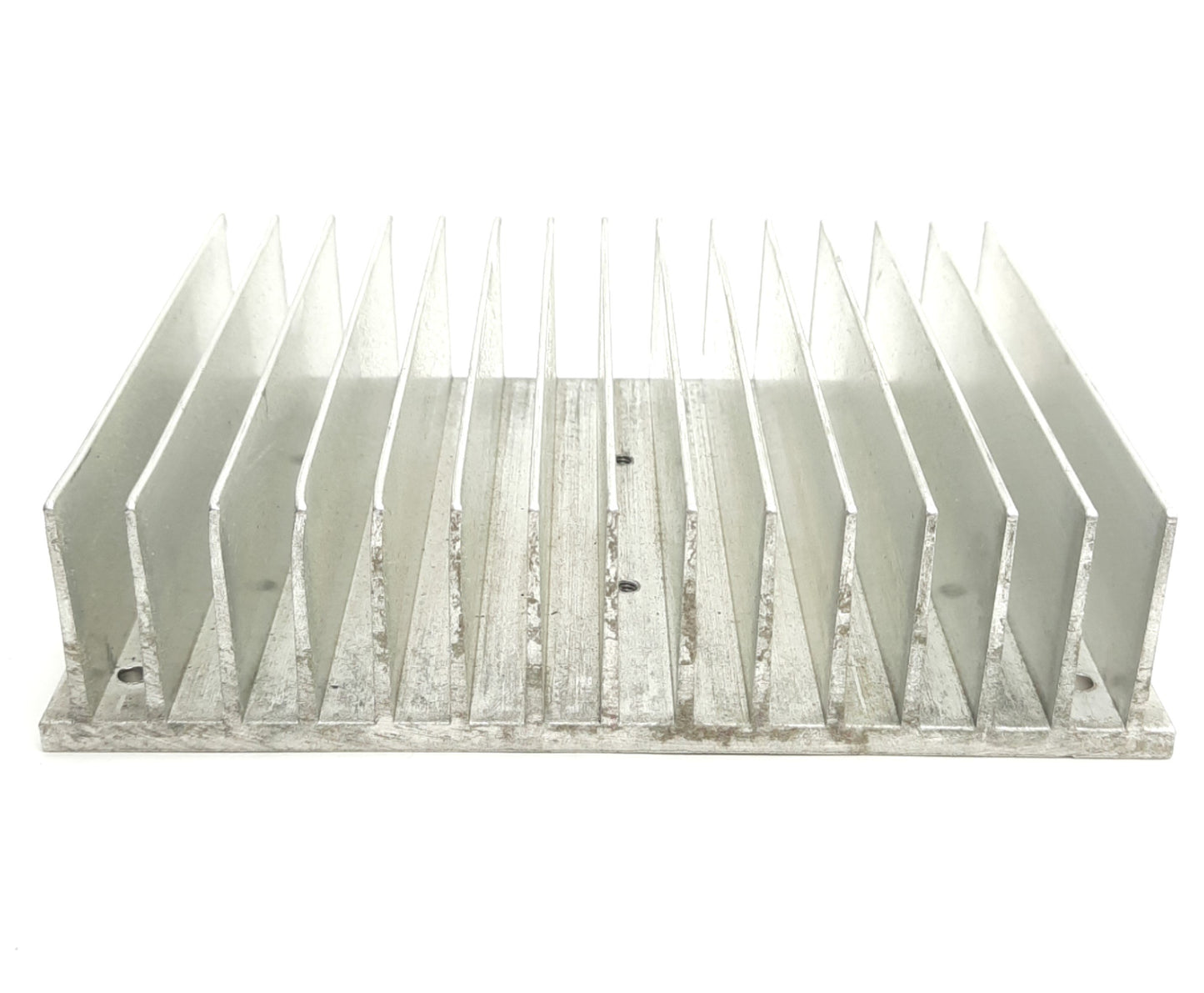 Used Extruded Aluminum Heat Sink, 3 Fins Per Inch, 6.5"L x 5"W x 1.6"H, 8-32 Threads