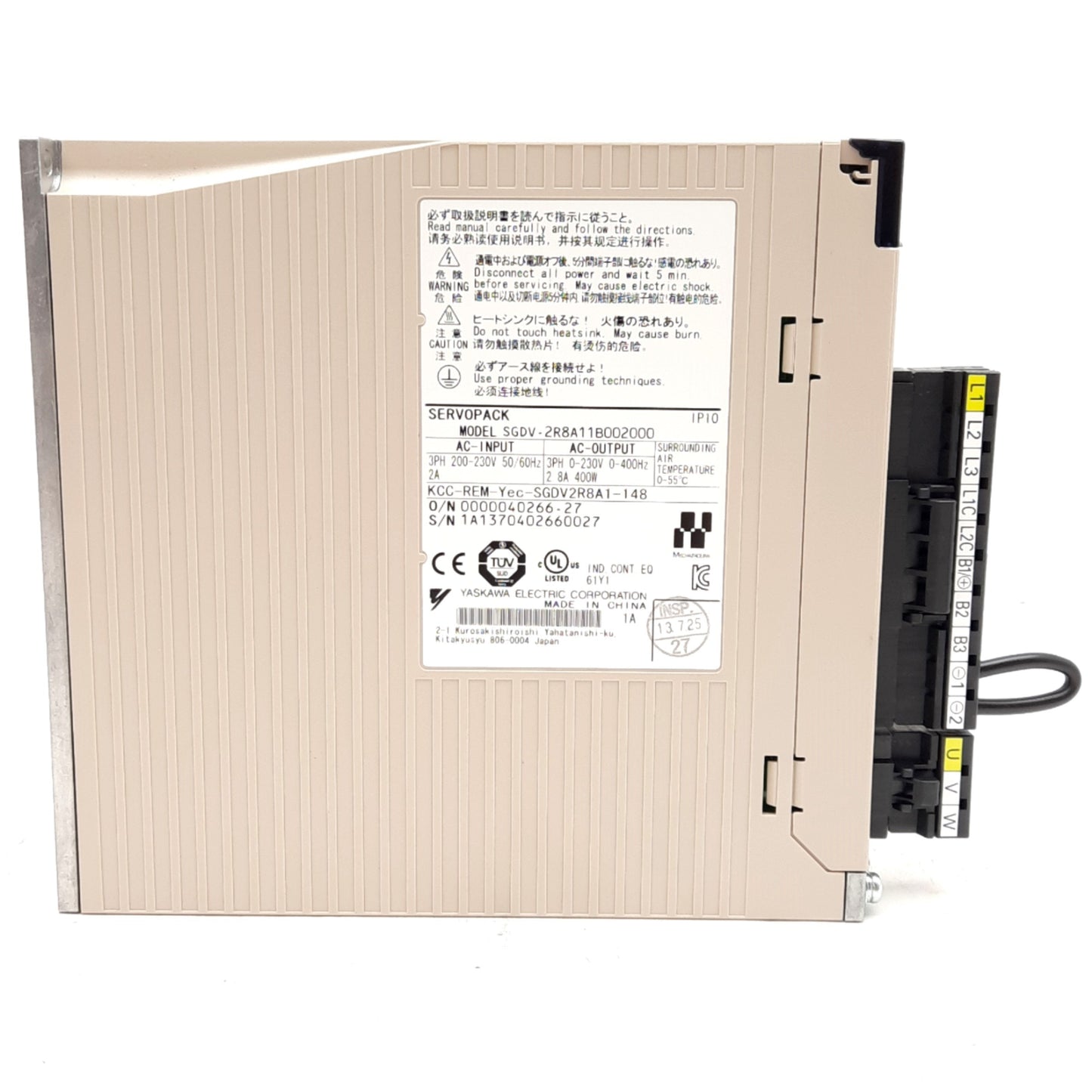 New Yaskawa SGDV-2R8A11B002000 Servo Drive, 3PH 200-230VAC, 2.8A 400W Output