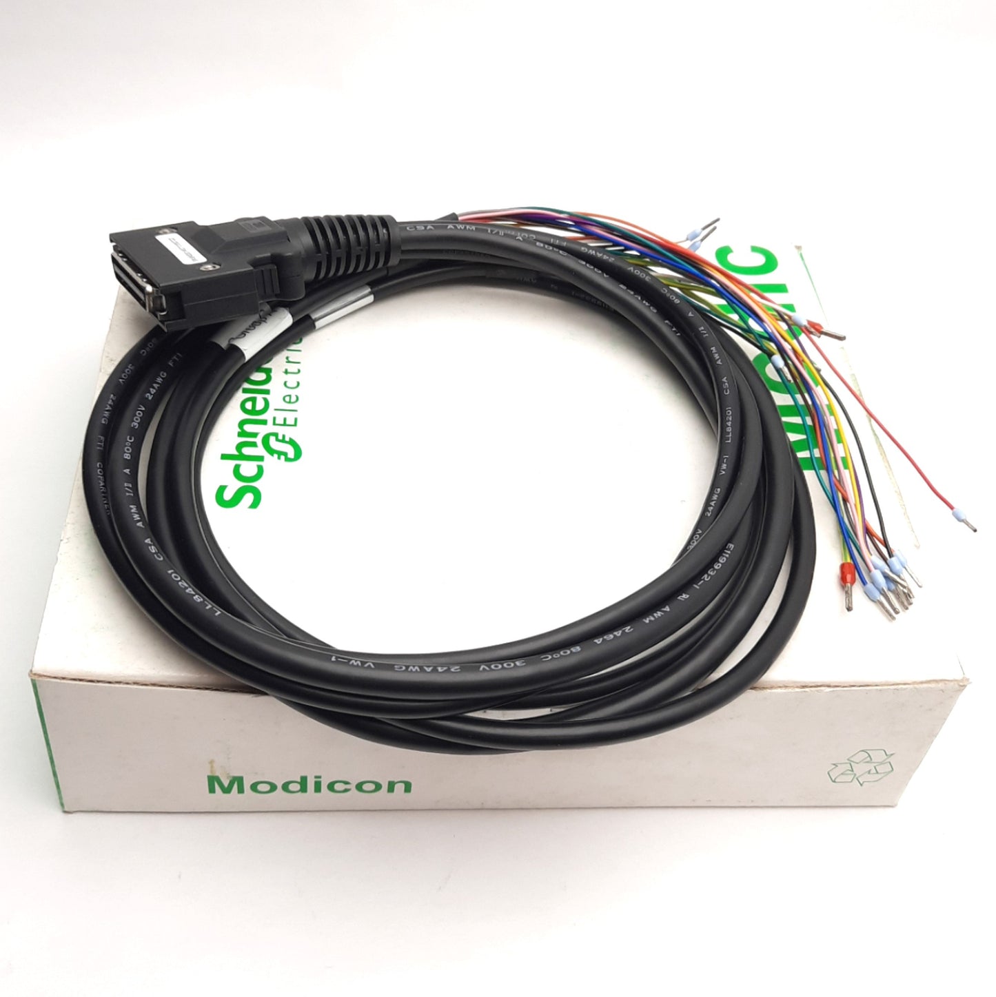 New Schneider Electric VW3M1C10R10 Lexium LXM26/28 IO PTI Cable 1m, 50-Pin MDR Male